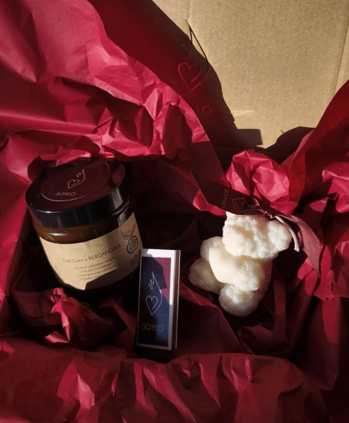 świeca zapachowa i świeca miś zestaw prezentowy.jpg