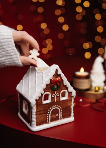 Domek z piernika kominek do wosków i olejków produkt świąteczny SOYLO zdjęcie objęte prawami autorskimi.jpg