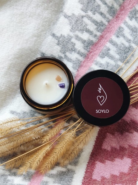 świeca w szklanym naczyniu soylo kaszmirowa słodycz zapach jesienny.jpg