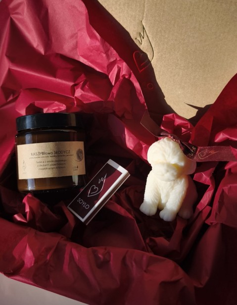 świeca zapachowa i piesek zestaw prezentowy.jpg