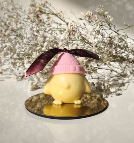 świeca kurczak w czapce wielkanoc.JPG