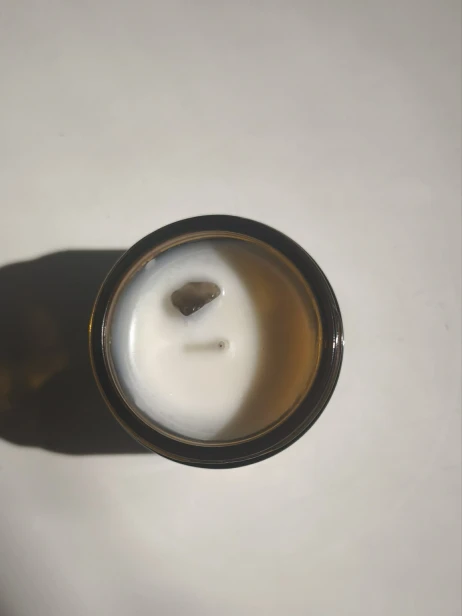 świeca sojowa wycieczka po plantacji przypraw SOYLO kwarc dymny.jpg